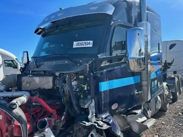 Image 11 of part Used 2021 Kenworth T880 Cab