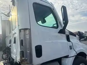 Used 2022 Freightliner Cascadia 126 Door (Stock #80324-13)) Part Image