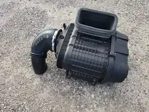 Used 2023 Peterbilt 579 Air Cleaner (Stock #22624-18)) Part Image