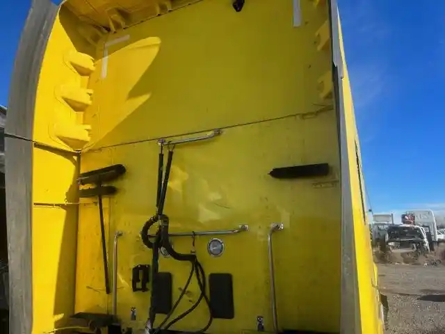 Image 4 of part Used 2023 Peterbilt 579 Cab