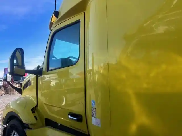 Image 6 of part Used 2023 Peterbilt 579 Cab