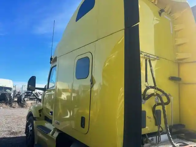 Image 5 of part Used 2023 Peterbilt 579 Cab