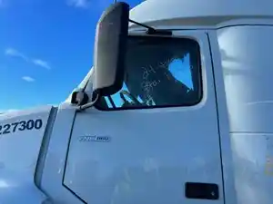 Used 2023 Volvo VNL Door (Stock #112424-15)) Part Image
