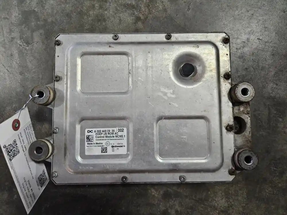 Image 3 of part Used Detroit DD15 ECM