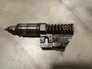 Used Detroit Series 60 12.7 DDEC III Injector Image