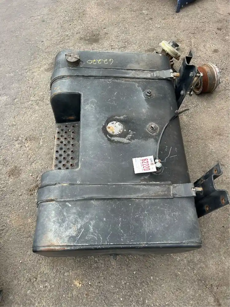 Image 4 of part Used Universal Ford F800 Fuel Tank