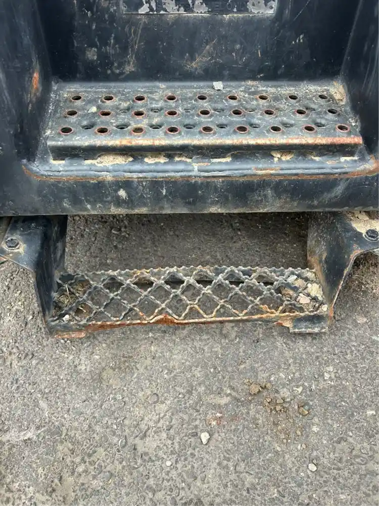 Image 6 of part Used Universal Ford F800 Fuel Tank