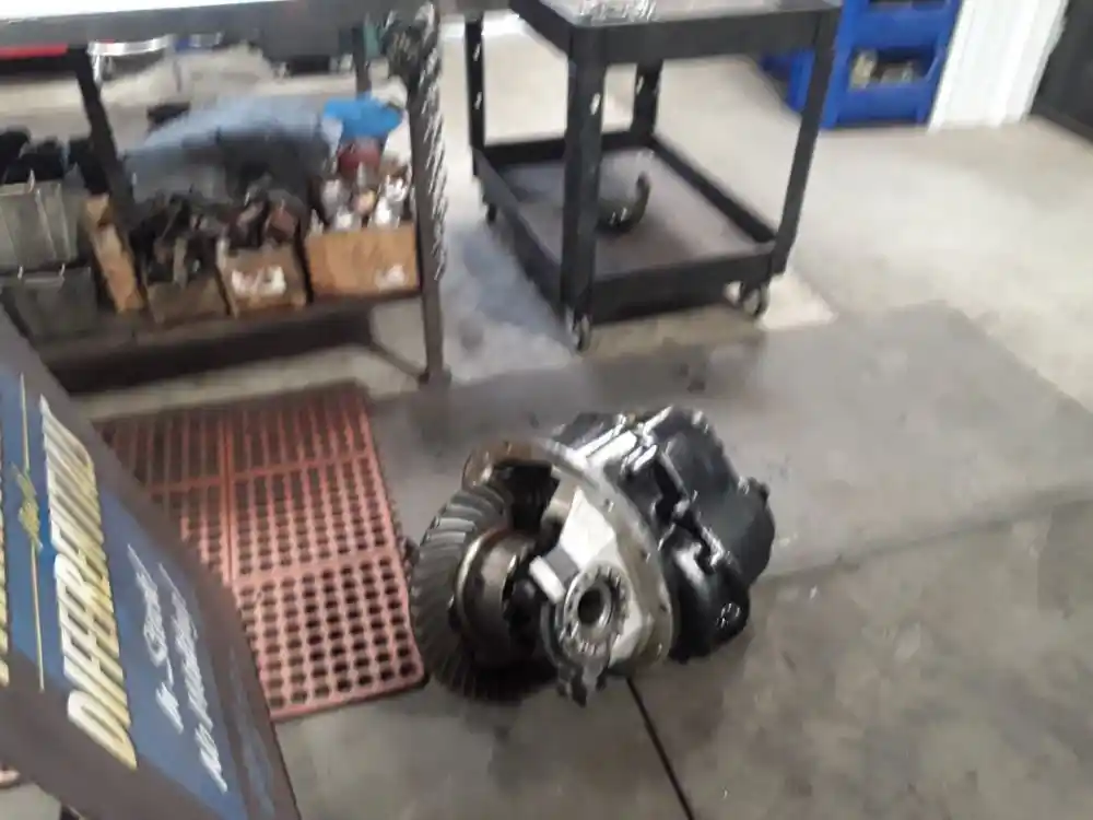 Image 2 of part Used Universal Meritor/Rockwell SQ100P Front Rear (Tandem Front)