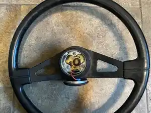 Used Universal Steering Wheel (Stock #P-60693)) Part Image