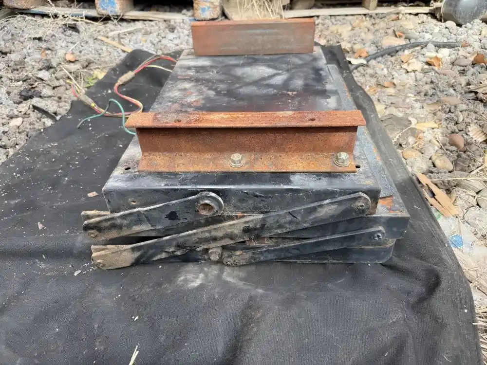 Image 3 of part Used Universal Step