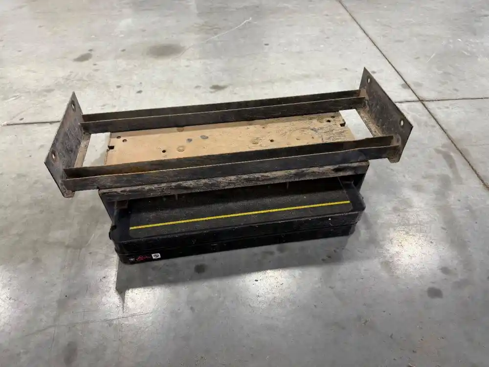 Image 2 of part Used Universal Step