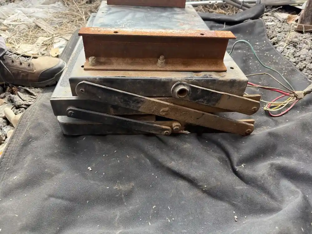 Image 4 of part Used Universal Step