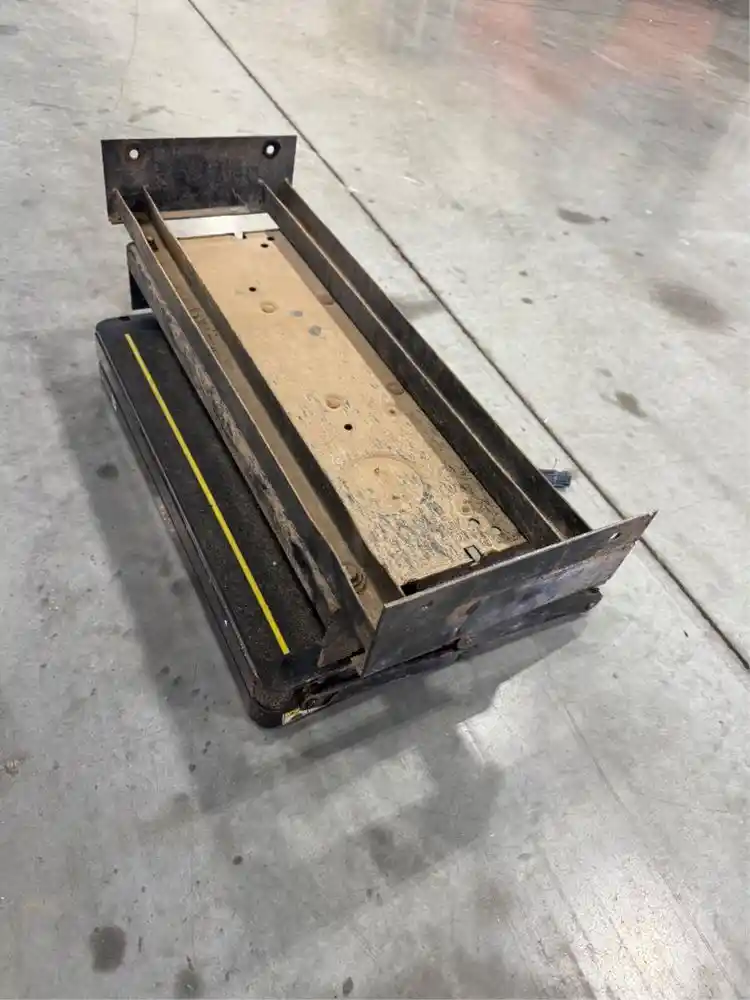 Image 3 of part Used Universal Step