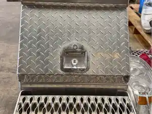 Used Universal Tool Box (Stock #P-60982)) Part Image