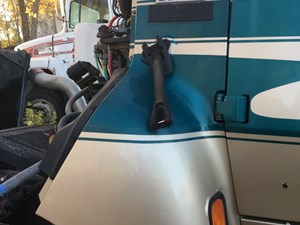 Used 1994 Ford LTL9000 Cab Fairing (Stock #P-515)) Part Image