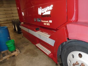 Used 2004 Volvo VNL Tank Fairing (Stock #P-804)) Part Image