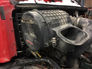 Used 2007 Volvo VNL64T Air Cleaner (Stock #P-571)) Part Image