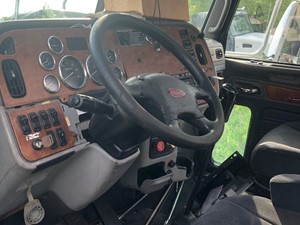 Used 2009 Peterbilt 386 Cab (Stock #P-589)) Part Image