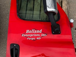 Used 2015 Freightliner Cascadia Evolution Door (Stock #P-617)) Part Image