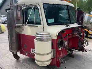 Used 1994 Peterbilt 378 Cab (Stock #P-1028)) Part Image