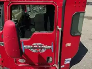Used 2015 Kenworth T800 Cab (Stock #P-969)) Part Image