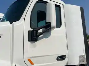 Used 2018 Peterbilt 579 Cab (Stock #P-1063)) Part Image