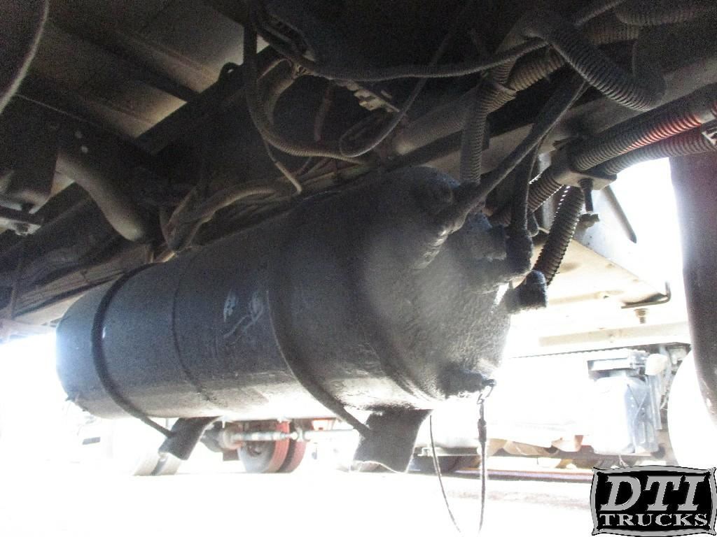 2007 FREIGHTLINER M2 112 (Stock 51141) Air Tanks TPI