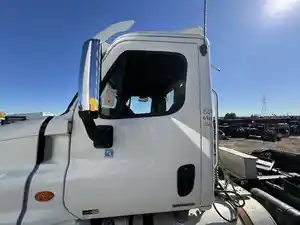 Used 2012 FREIGHTLINER CASCADIA Door (Stock #77517)) Part Image