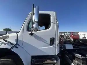 Used 2006 FREIGHTLINER M2 106 Door (Stock #81554)) Part Image