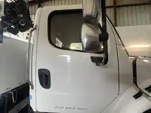 Used 2019 FREIGHTLINER M2 106 Door (Stock #82561)) Part Image