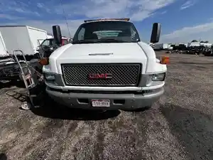 Used 2005 GMC C5500 Grille (Stock #76111)) Part Image