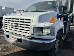 Used 2005 GMC C5500 Grille (Stock #70755)) Part Image