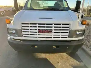 Used 2006 GMC C5500 Grille (Stock #71242)) Part Image