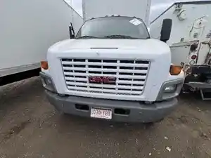 Used 2006 GMC C7500 Grille (Stock #77999)) Part Image