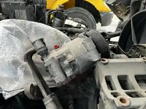 Used 2005 GMC T7 A/C Compressor (Stock #73099)) Part Image