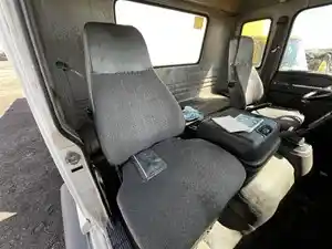 Used 2005 GMC T7 Cab (Stock #73106)) Part Image