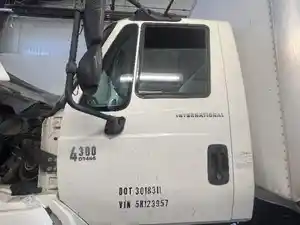 Used 2005 INTERNATIONAL 4300 Door (Stock #80096)) Part Image