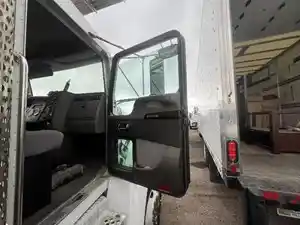Used 2014 KENWORTH T370 Door (Stock #81789)) Part Image