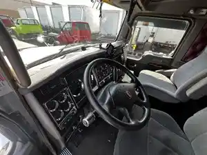 Used 2013 KENWORTH T680 Cab (Stock #76160)) Part Image