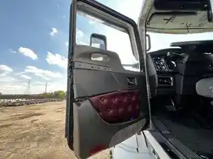 Used 2013 KENWORTH T680 Door (Stock #76158)) Part Image