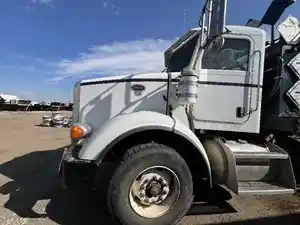 Used 2008 PETERBILT 365 Cab (Stock #77420)) Part Image