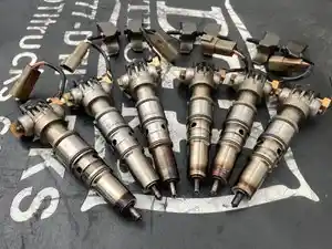 Used 2005 INTERNATIONAL DT 466E Injector (Stock #49513)) Part Image
