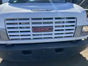 Used 2007 GMC C5500 Grille (Stock #69617)) Part Image