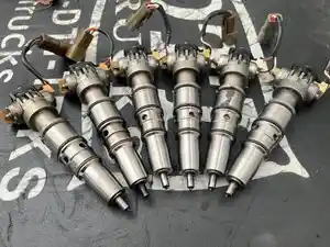 Used 2007 INTERNATIONAL DT 466E Injector (Stock #58735)) Part Image