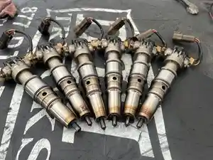 Used 2007 INTERNATIONAL DT 466E Injector (Stock #57104)) Part Image