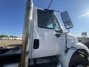 Used 2010 INTERNATIONAL 4400 Door (Stock #81633)) Part Image