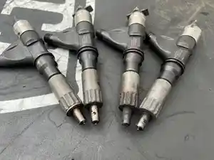 Used 2011 ISUZU 4JJ1-TC Injector (Stock #27316)) Part Image