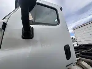 Used 2012 FREIGHTLINER CASCADIA Door (Stock #77783)) Part Image