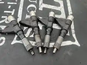 Used 2015 ISUZU 4HK1TC Injector (Stock #40697)) Part Image
