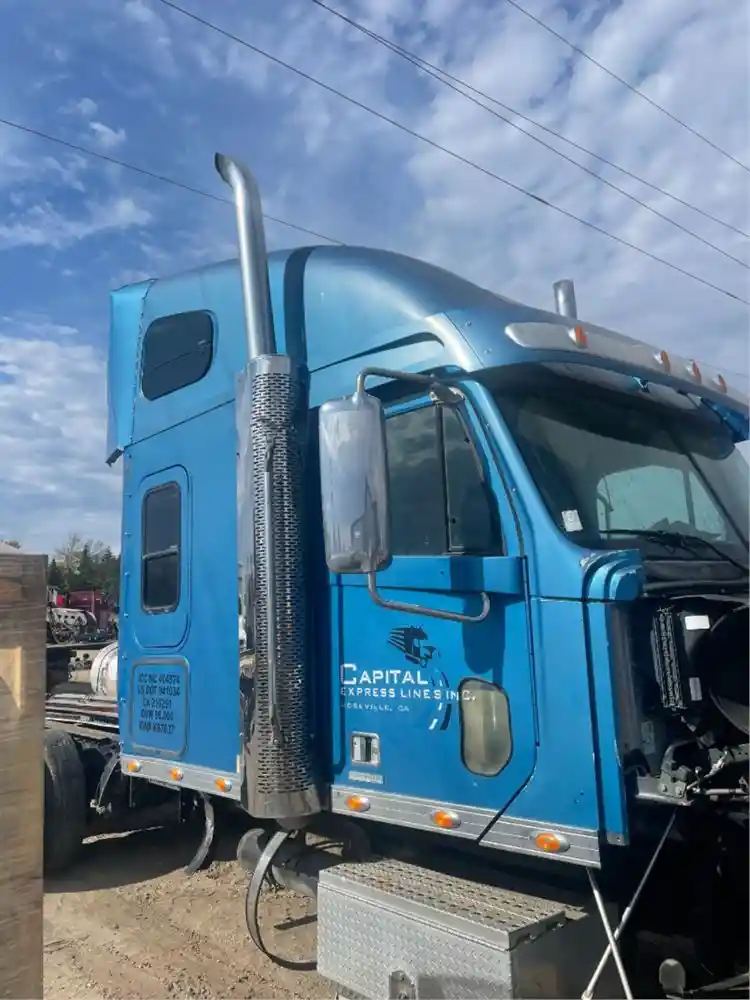 Used Universal Freightliner CORONADO Cab for sale Winger Minnesota